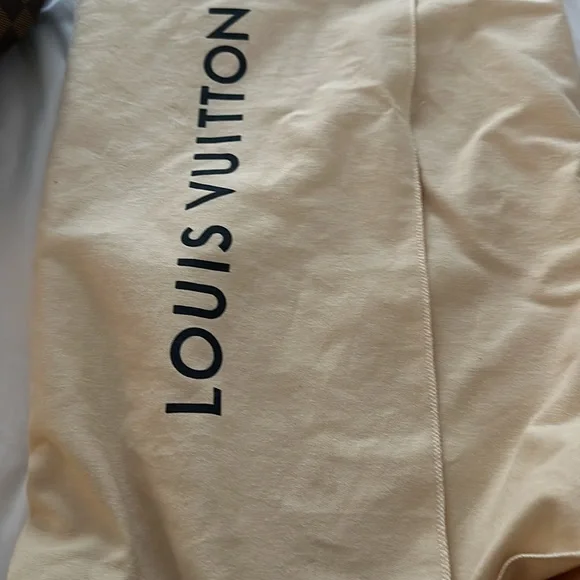 Purchased this bag in 2020 and haven’t really used it. Have receipts & dust bag - Picture 5 of 6